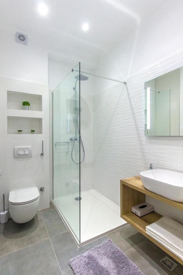 Apartment Ena ,City Center شيبينيك المظهر الخارجي الصورة