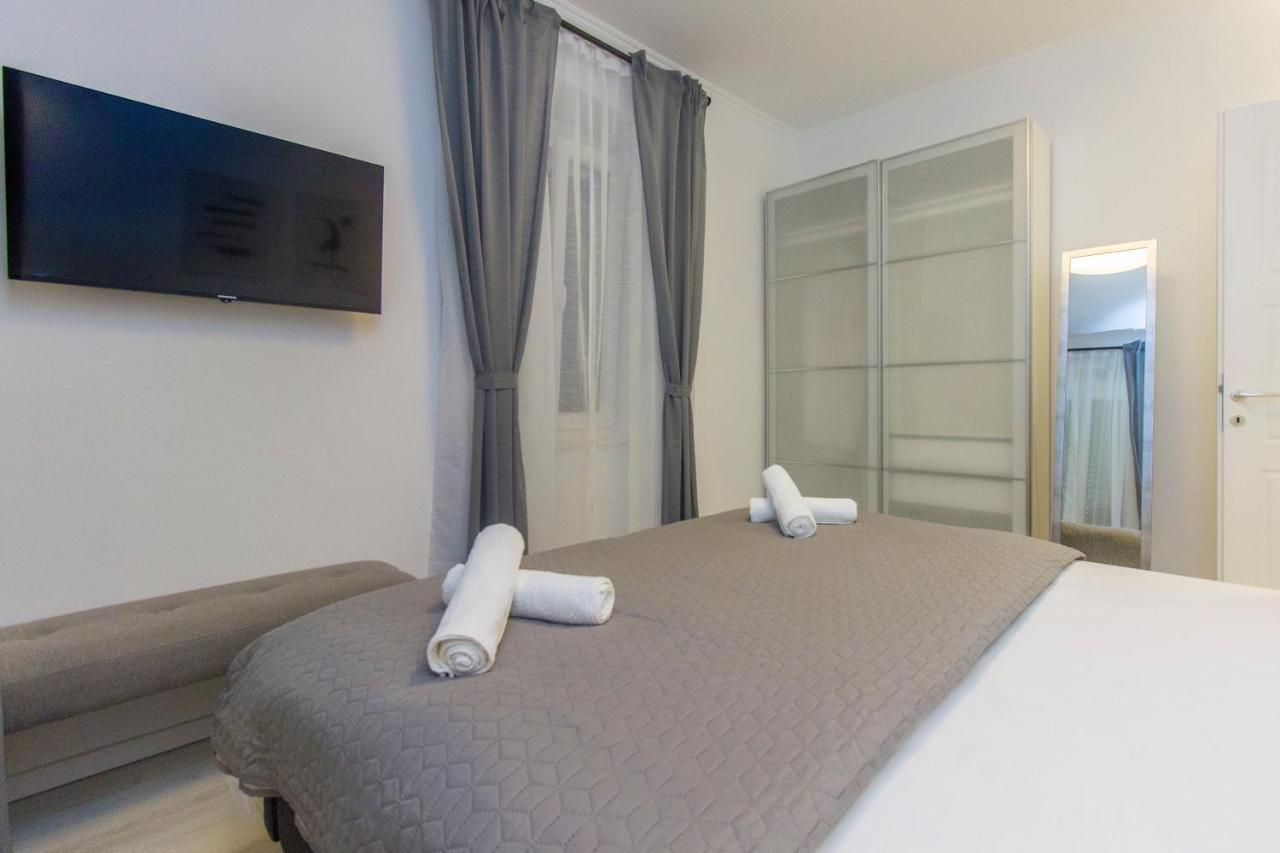 Apartment Ena ,City Center شيبينيك المظهر الخارجي الصورة